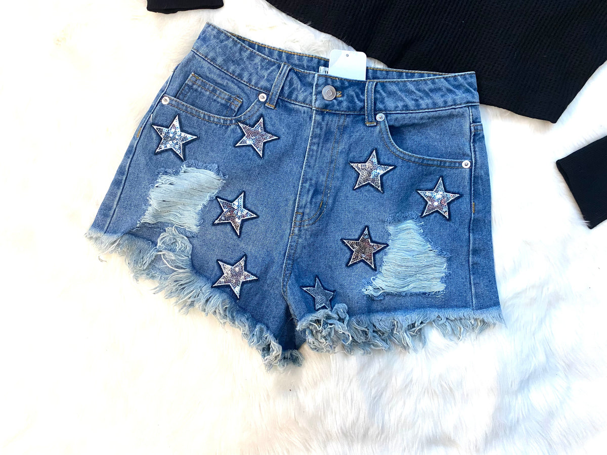 BLUE STAR CROCHET PATCH DENIM SHORTS BLUE STAR CROCHET PATCH DENIM 