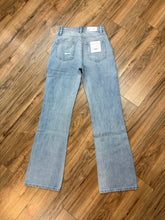 The MaryAnn 90s Easy Fit Light Wash Jeans