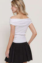 Shoulder Show Knit Top