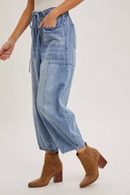 DENIM MID-WAIST DRAWSTRINGS BARREL JEANS LIGHT WASH