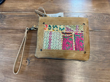 The Lively Westerner Pouch