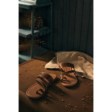 Point Ridge Sandals In Brown