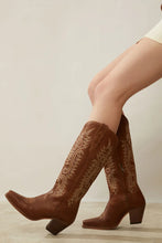 Prairie Leather Boots in Brown